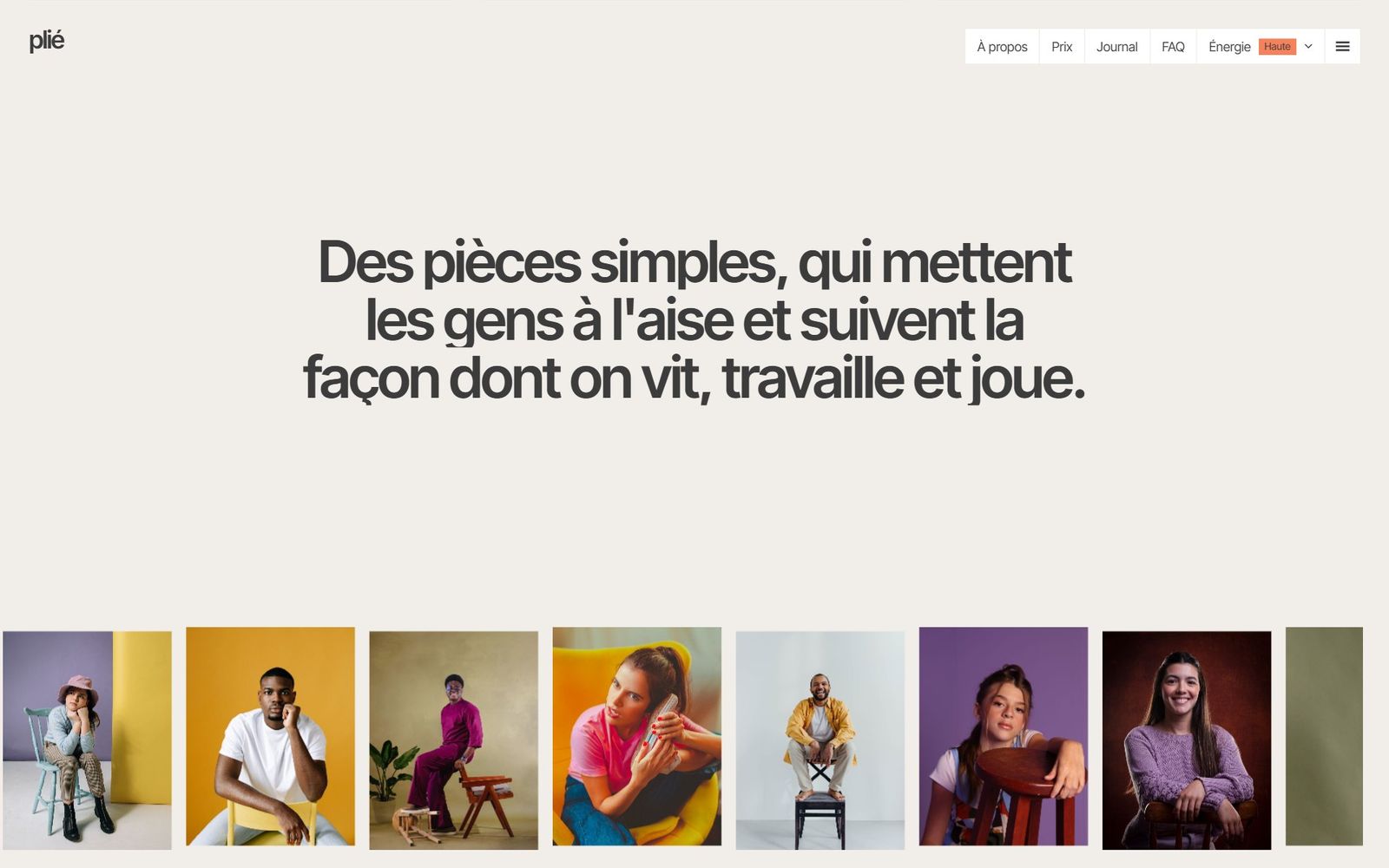 La promesse : une phrase seule sur le lin, puis la bande de portraits qui défile.